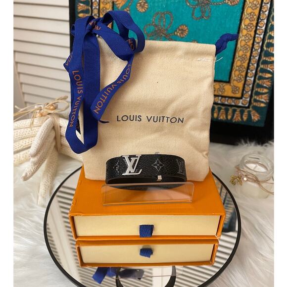 LOUIS VUITTON Slim Bracelet Pristine Condition, Box, Dust Bag, Ribbon - Picture 1 of 6